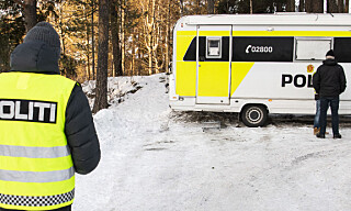 Stopper tilfeldige i nabolaget og spør om informasjon
